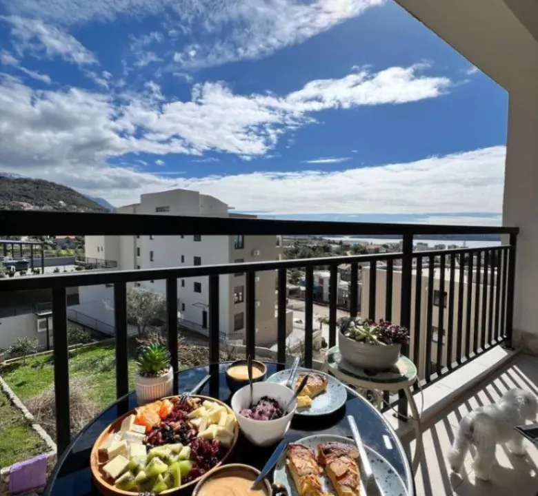 Rent, one bedroom apartment, 42m², Tivat, Crna Gora