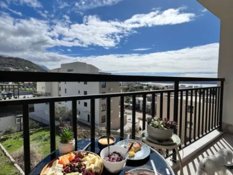 Rent, one bedroom apartment, 42m², Tivat, Crna Gora