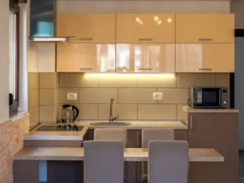 Rent, one bedroom apartment, 40m², Budva, Crna Gora - image 9