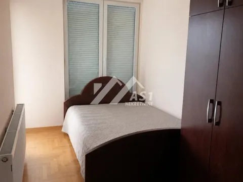 Izdavanje, trosoban stan, 73m², Centar, Novi Sad - image 8