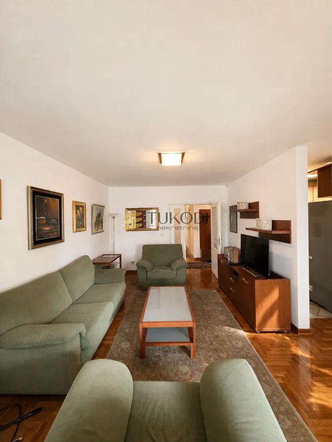 Izdavanje, trosoban stan, 100m², Lekino Brdo, Voždovac Sve Podlokacije