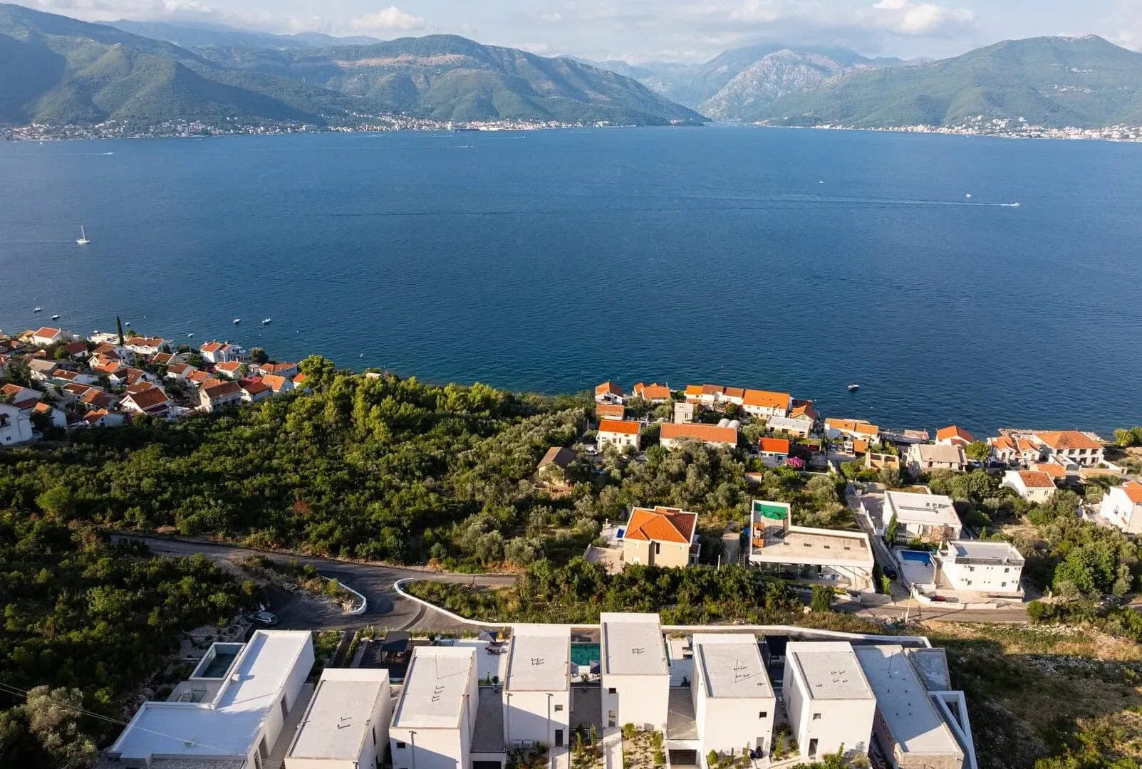 Rent, one bedroom apartment, 144m², Krašići, Tivat