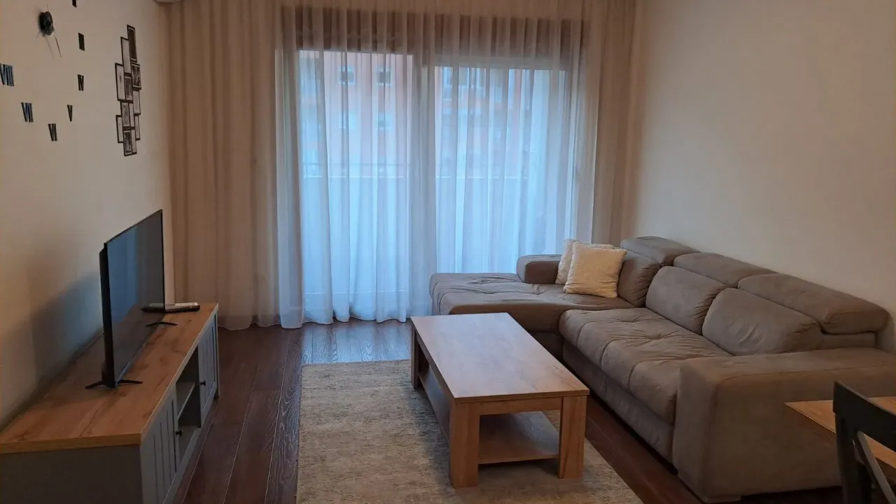 Izdavanje, jednosoban stan, 50m², Master Kvart, Podgorica