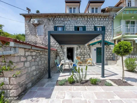 Prodaja, kuća, 92m², Đurići, Herceg Novi - image 1