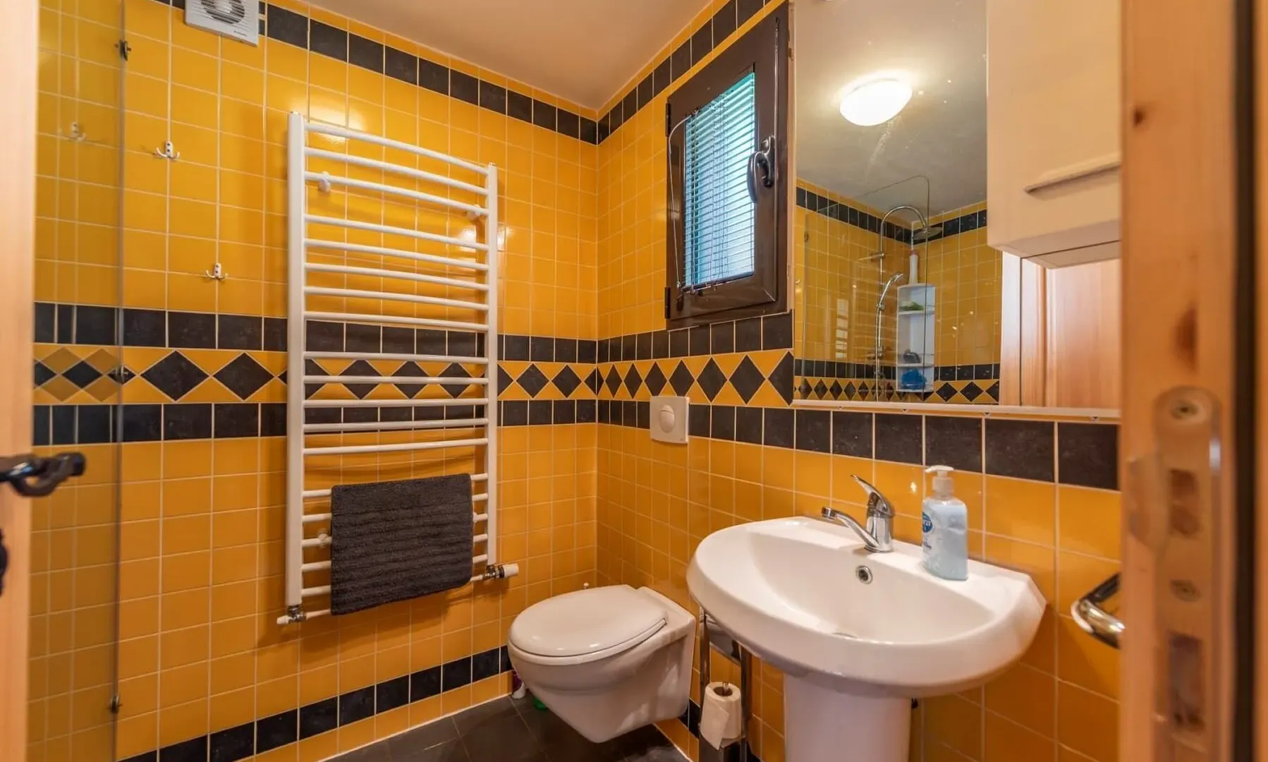 Prodaja, kuća, 550m², Podgorica, Crna Gora