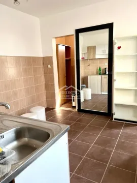 Prodaja, trosoban stan, 74m², Vidikovački venac, Rakovica - image 9