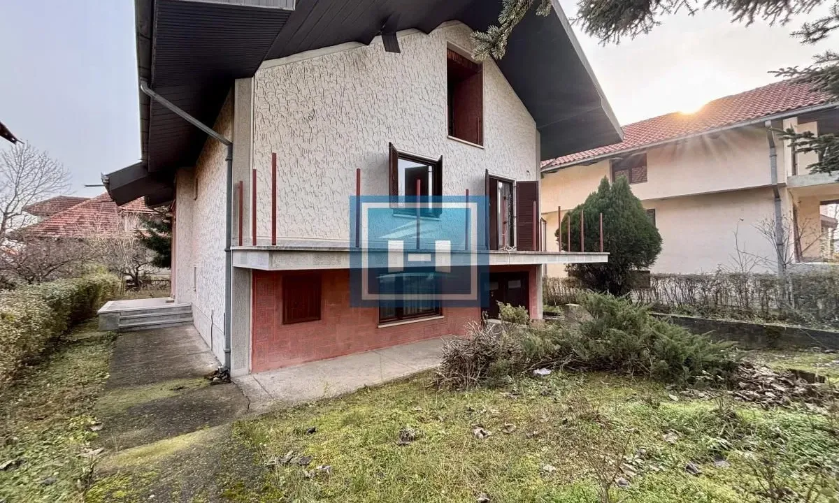 Prodaja, kuća, 300m², Budžino brdo, Jagodina