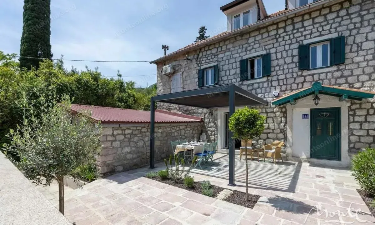 Prodaja, kuća, 92m², Đurići, Herceg Novi