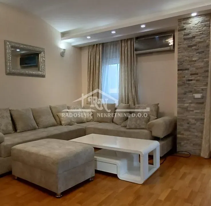 Izdavanje, trosoban stan, 68m², Banovo Brdo, Beograd