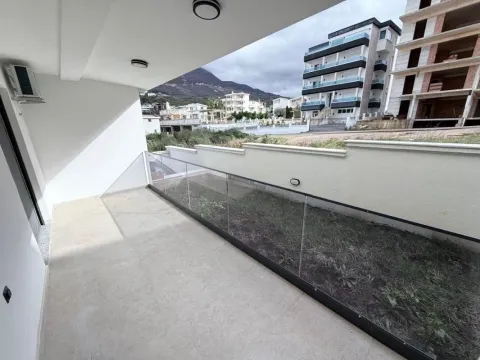 Prodaja, jednosoban stan, 34m², Dobra Voda, Budva - image 7