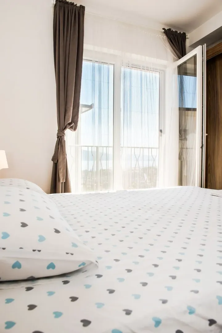 Izdavanje, jednosoban stan, 45m², Kalimanj, Tivat