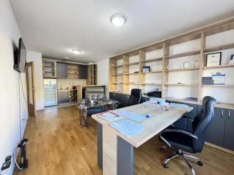 Prodaja, jednosoban stan, 45m², Stari Aerodrom, Podgorica - image 2