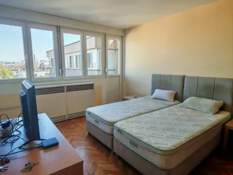 Izdavanje, dvosoban stan, 45m², Stari Grad, Beograd