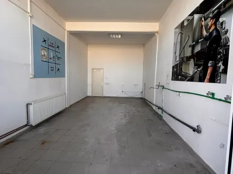 Izdavanje, poslovni prostor, 90m², Krnjaca, Palilula Sve Podlokacije - image 4