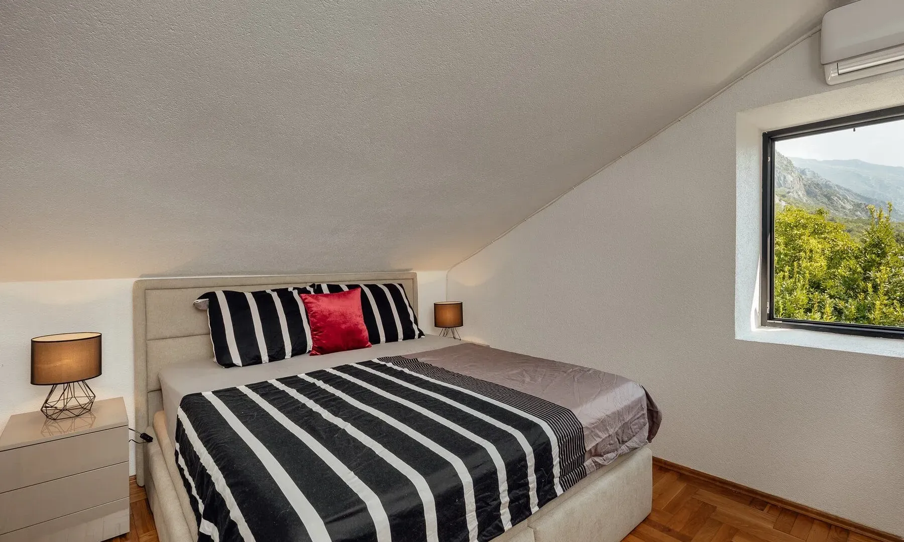 Prodaja, dvosoban stan, 82m², Kotor, Crna Gora