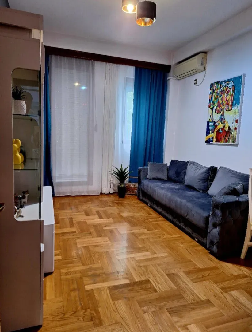 Izdavanje, dvosoban stan, 59m², Centar, Budva