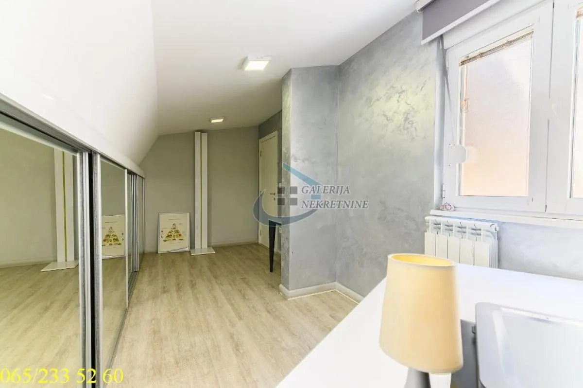 Prodaja, stan, 118m², Đeram Pijaca, Beograd