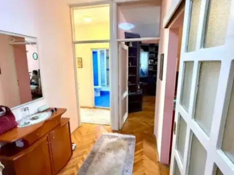 Prodaja, trosoban stan, 100m², Pejton, Podgorica - image 7