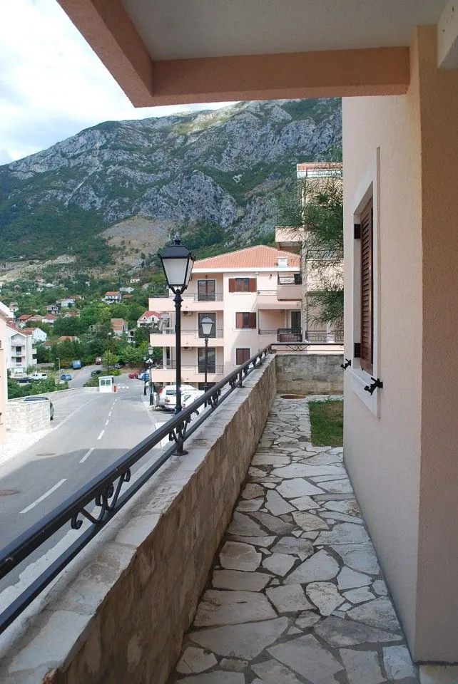 Prodaja, stan, 57m², Risan, Kotor