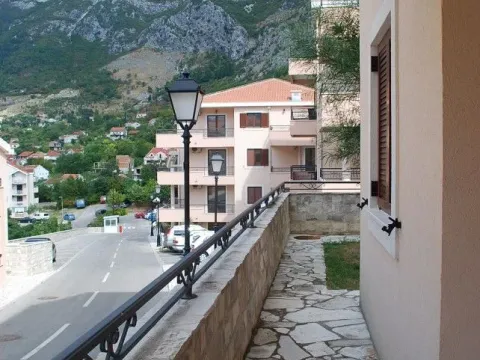 Prodaja, stan, 57m², Risan, Kotor - image 9