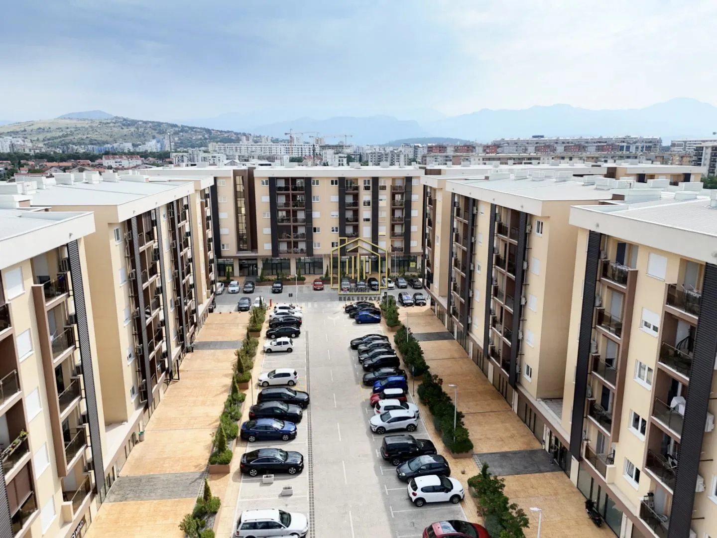 Izdavanje, poslovni prostor, 120m², New City, Podgorica