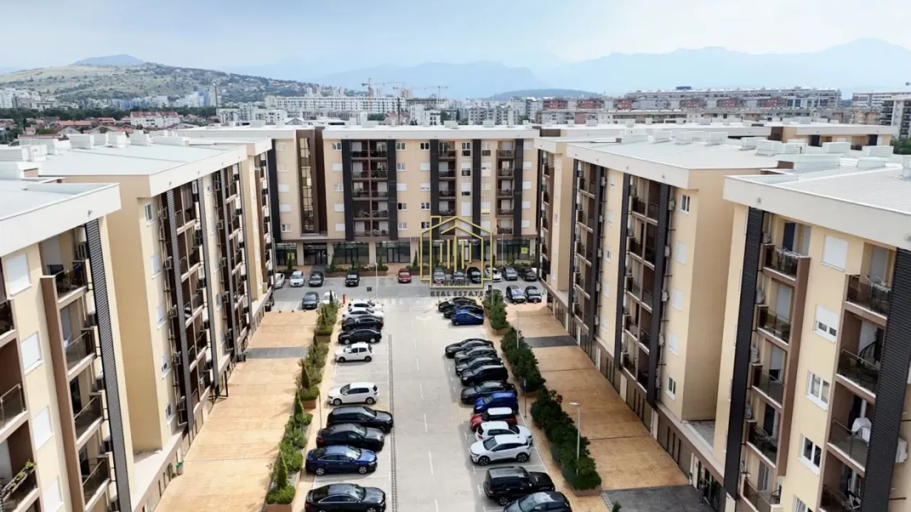 Izdavanje, poslovni prostor, 120m², New City, Podgorica