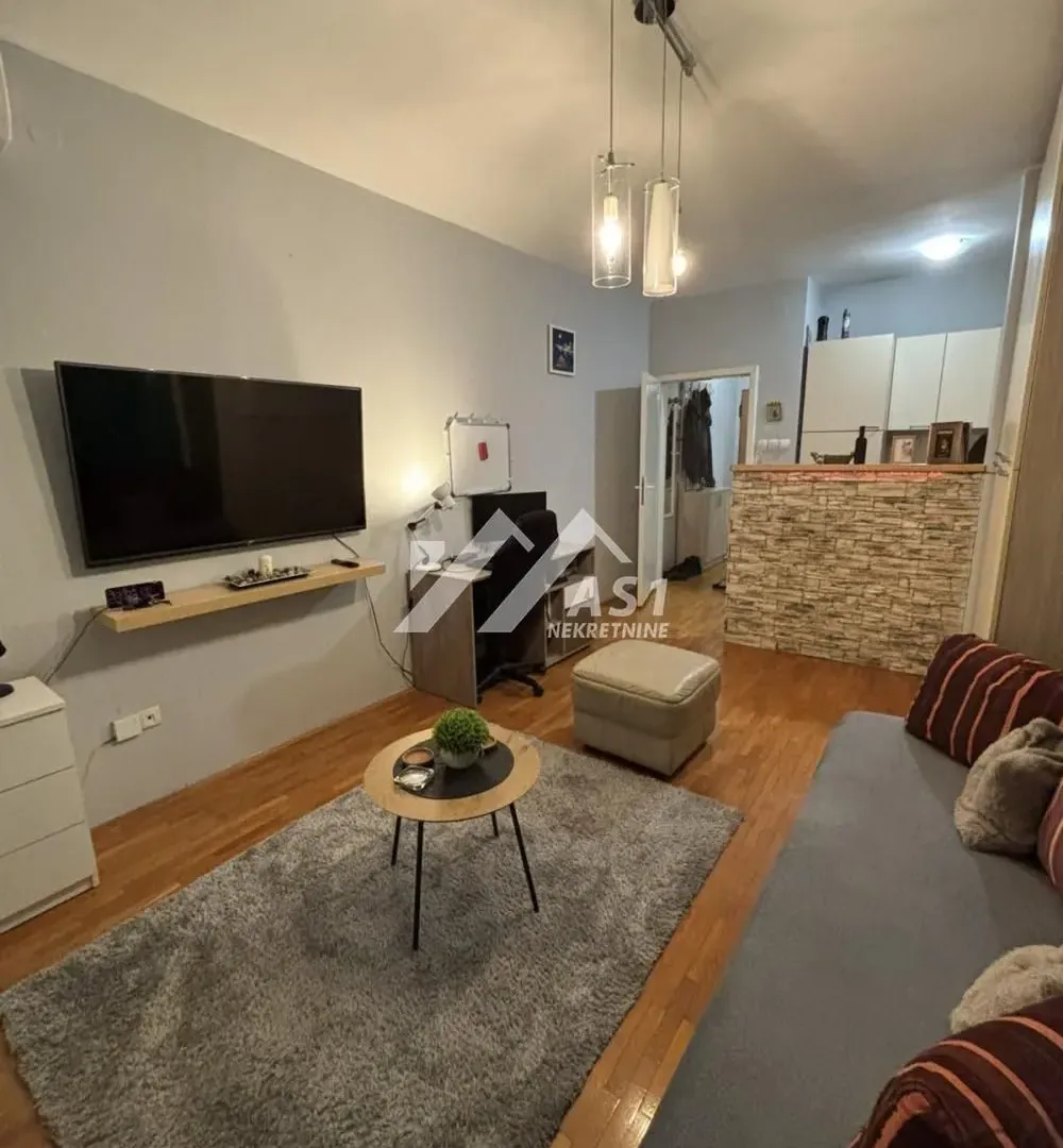 Izdavanje, stan, 32m², Rotkvarija, Novi Sad Sve Podlokacije