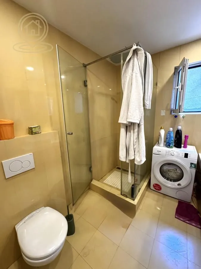 Izdavanje, četvorosoban stan, 110m², Voždovac Sve Podlokacije, Beograd