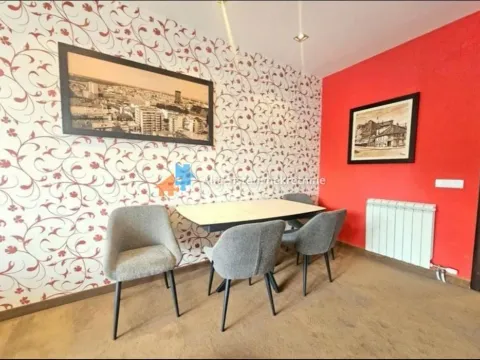 Izdavanje, četvorosoban stan, 160m², Savski Venac, Beograd - image 3