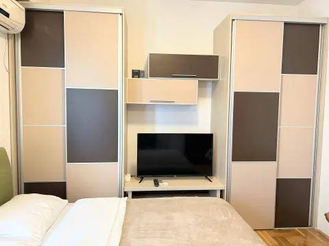 Daily-rent, one bedroom apartment, 29m², Blok 9, Podgorica - image 4