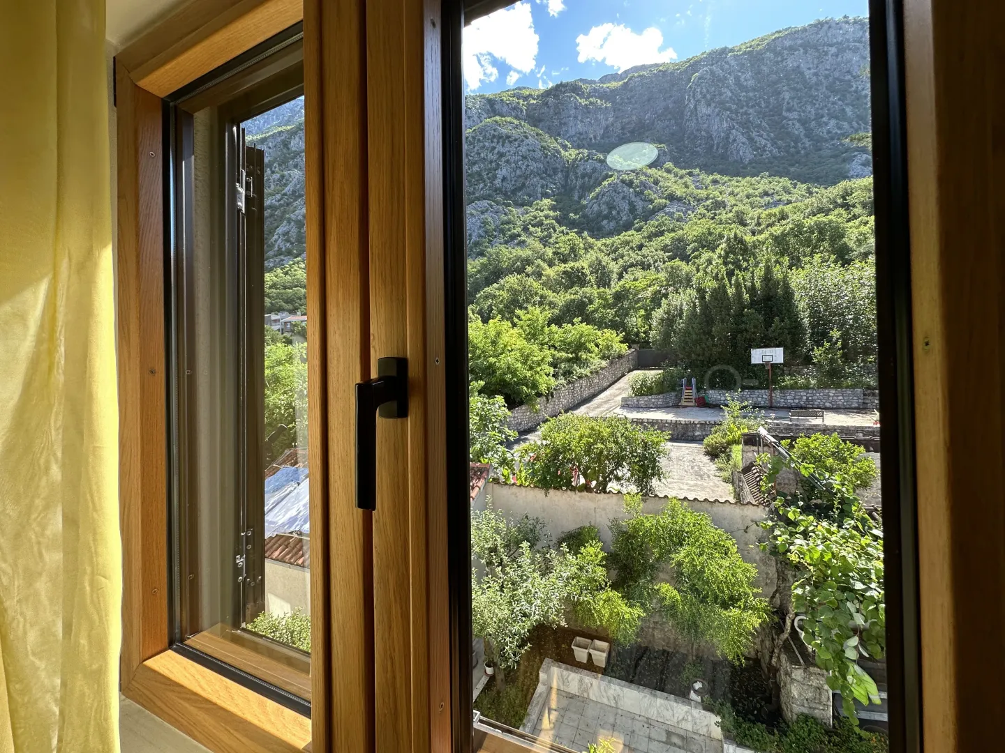 Rent, two bedroom apartment, 55m², Dobrota, Kotor