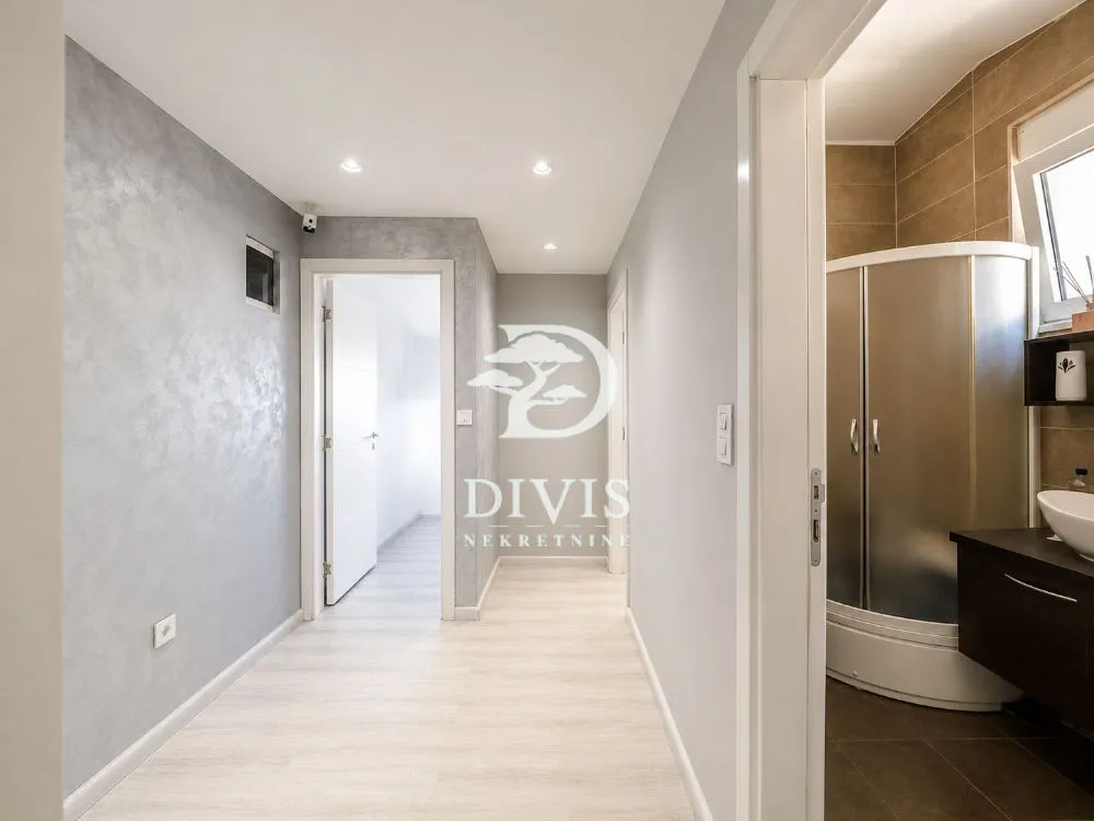 Sale, apartment, 118m², Đeram Pijaca, Beograd