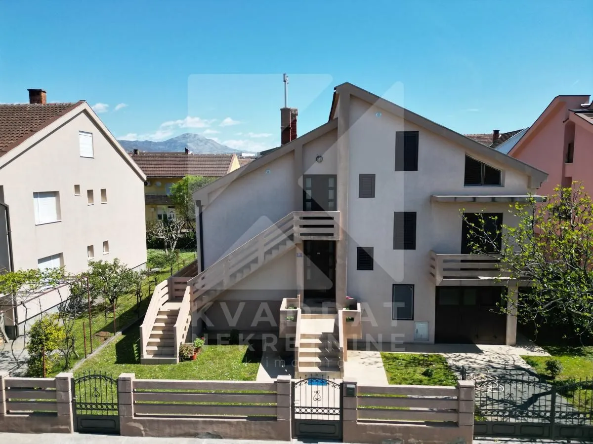 Prodaja, kuća, 260m², Stari Aerodrom, Podgorica