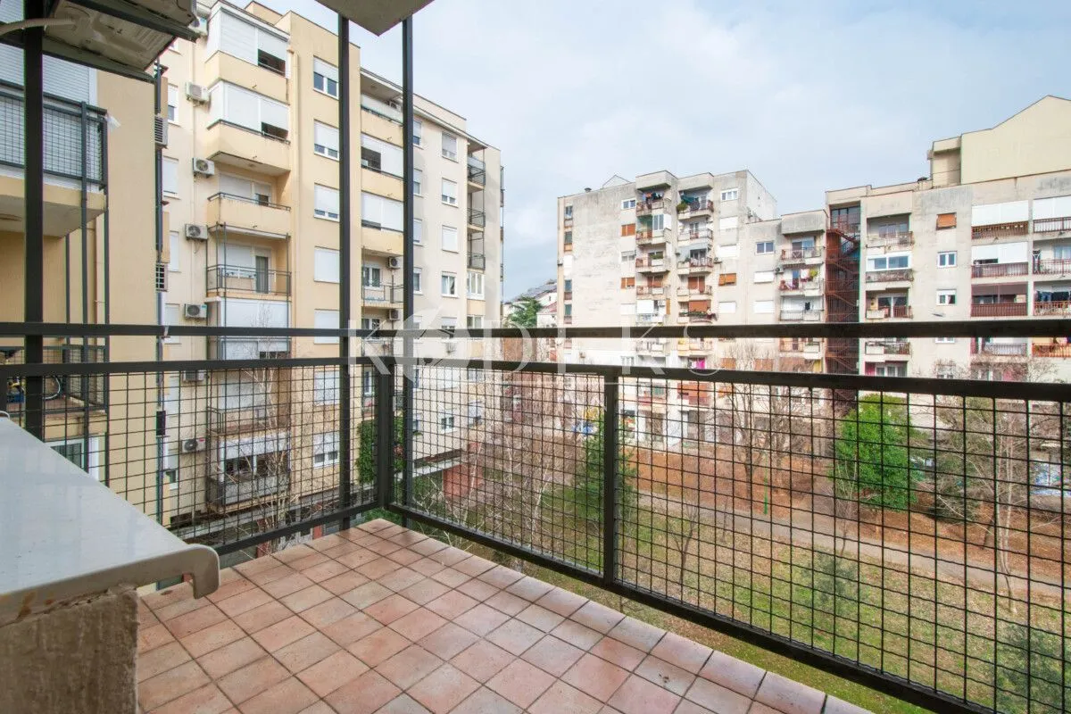 Izdavanje, jednosoban stan, 46m², Blok 6, Podgorica