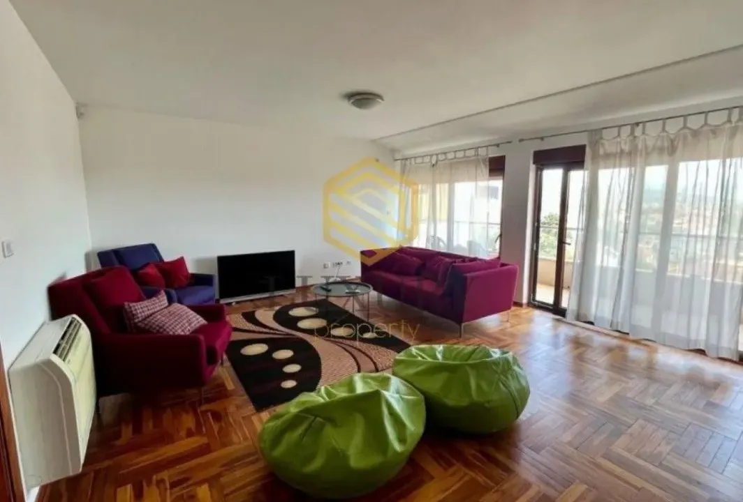 Sale, four bedroom apartment, 174m², Gorica C, Podgorica