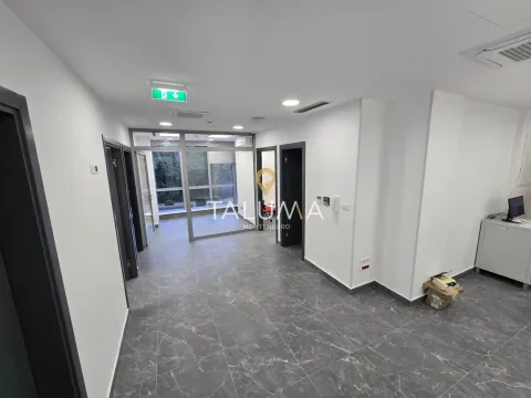 Rent, office space, 80m², Centar, Podgorica - image 2