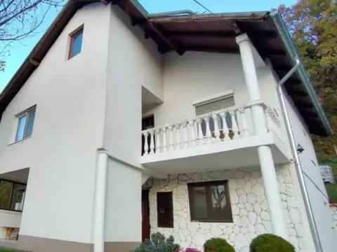 Prodaja, kuća, 181m², Sremska Kamenica, Petrovaradin