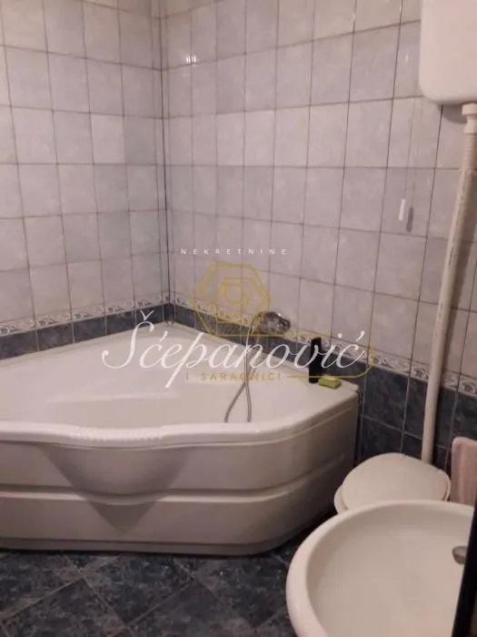 Prodaja, trosoban stan, 86m², Centar, Novi Sad