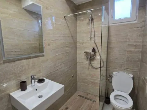 Izdavanje, garsonjera, 25m², Momišići, Podgorica - image 7