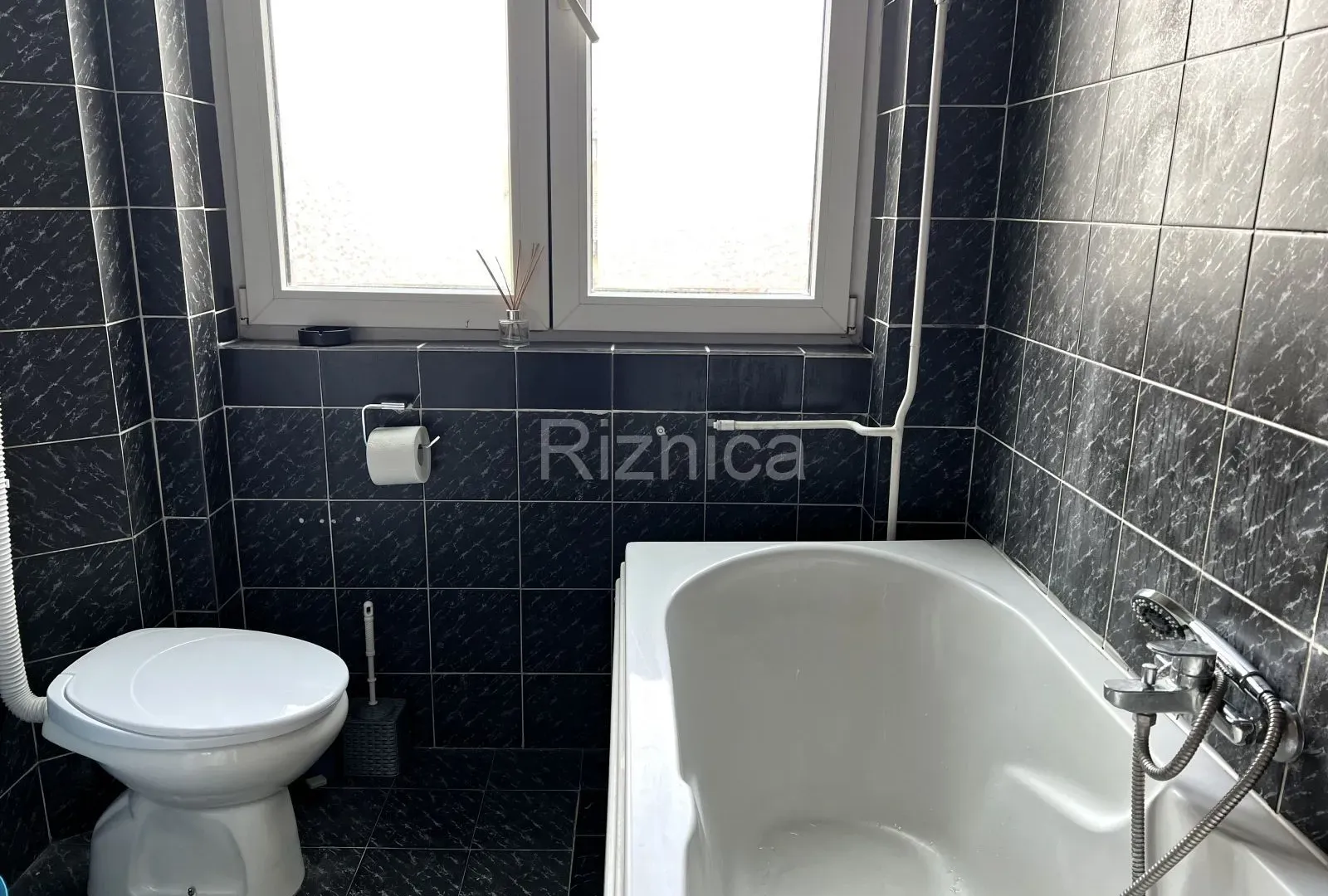 Izdavanje, jednosoban stan, 53m², Niš, Srbija