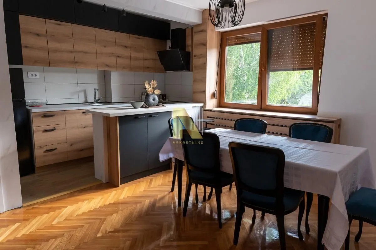 Izdavanje, kuća, 300m², Beočin, Srbija