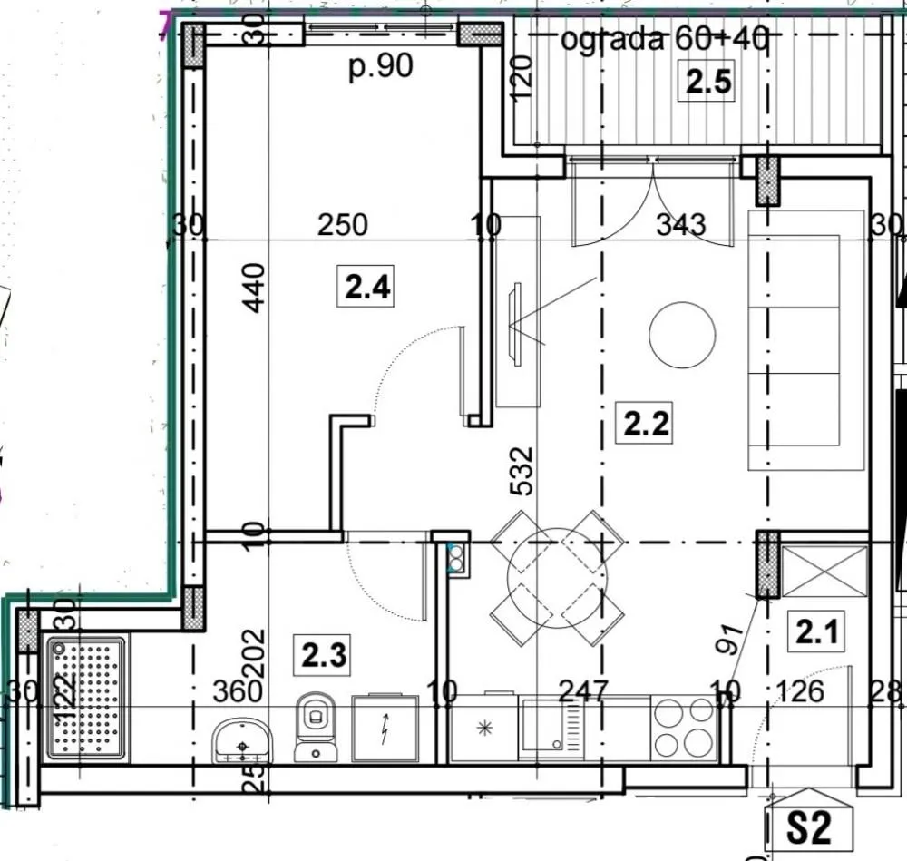 Arhitektonski nacrt i raspored prostorija nekretnine sa dimenzijama.