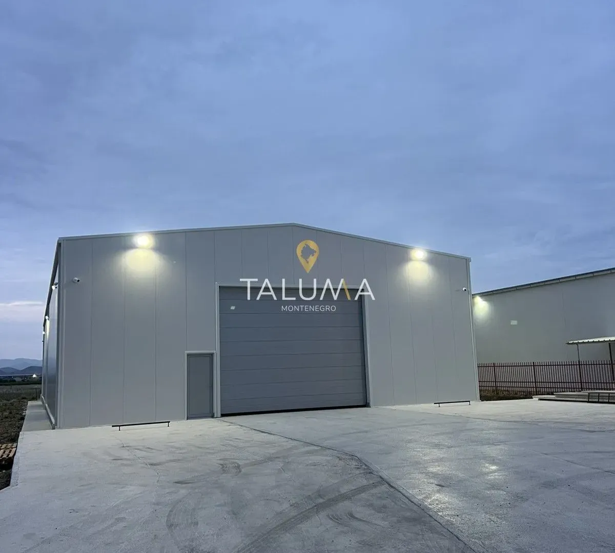 Izdavanje, poslovni prostor, 584m², Kuće Rakića, Podgorica