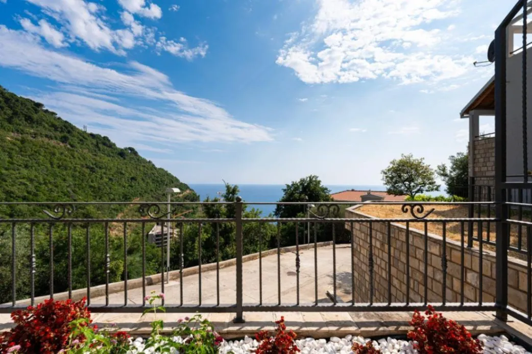 Rent, house, 1m², Reževići, Budva