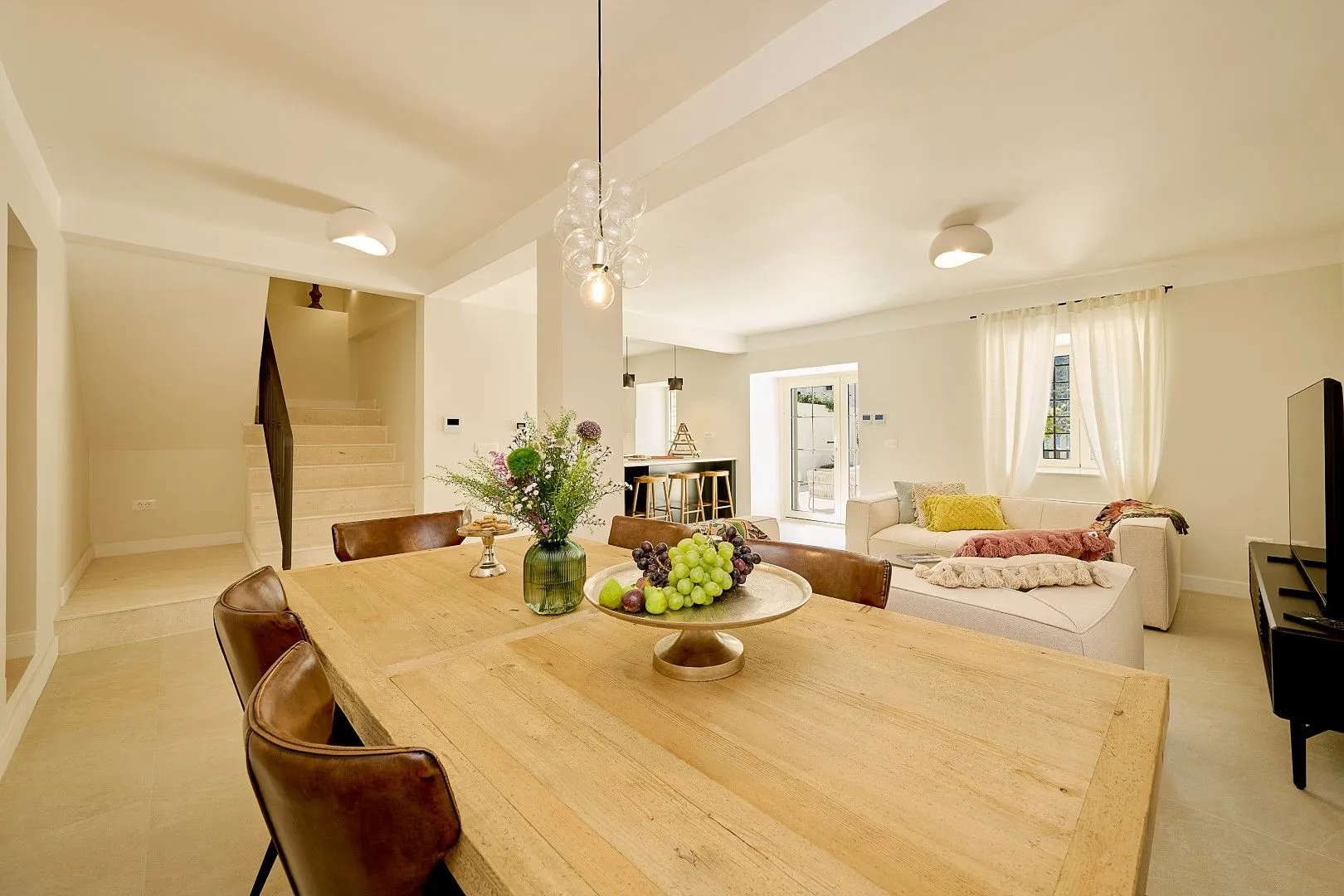 Rent, house, 200m², Dobrota, Kotor