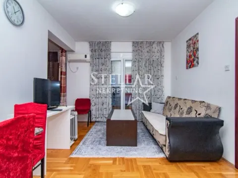 Izdavanje, jednosoban stan, 46m2, 1 maj, Podgorica