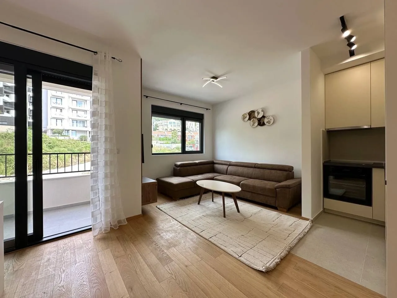 Rent, one bedroom apartment, 42m², Bečići, Budva
