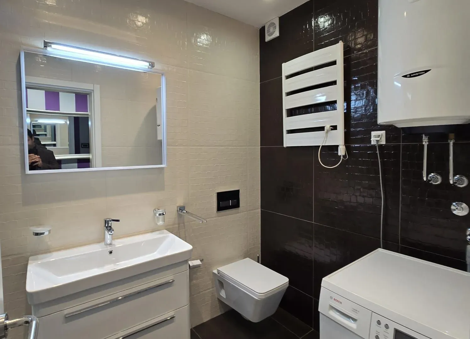 Izdavanje, trosoban stan, 140m², Preko Morače, Podgorica