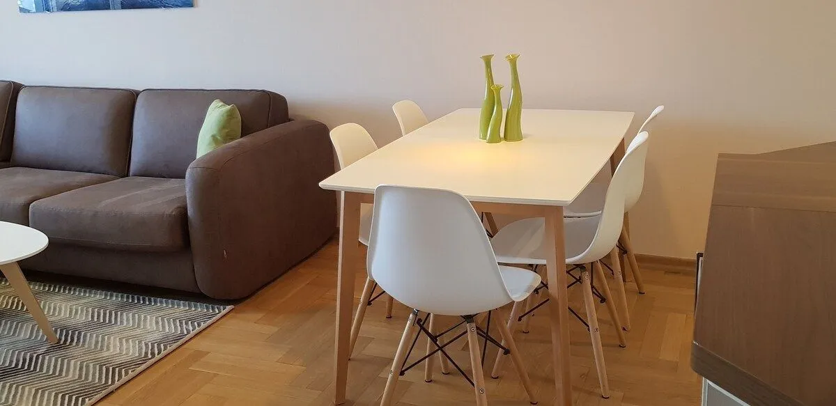 Izdavanje, jednosoban stan, 49m², Centar, Tivat