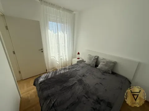 Rent, two bedroom apartment, 44m², Vračar Sve Podlokacije, Beograd - image 11
